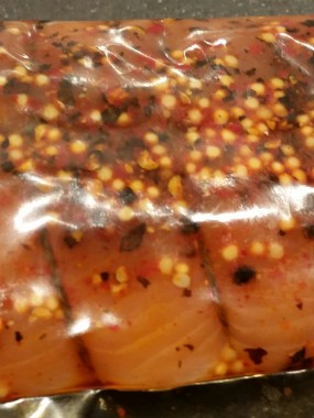 Gravelax de Saumon mariné au piment d'espelette