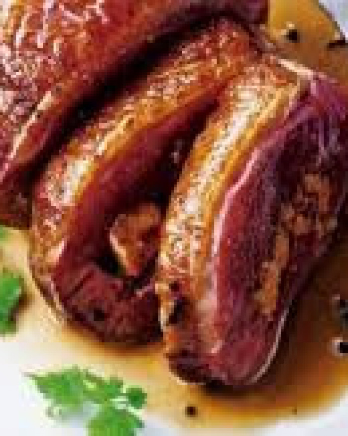 Brochette de canard aux pruneaux mariné aux 3 poivres